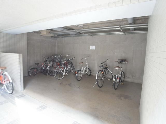 その他共有部分　♪屋根付き駐輪場♪