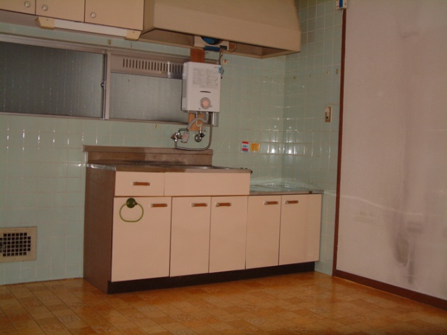 キッチン　同物件別室です