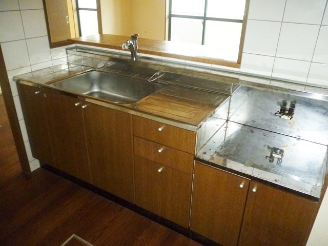 キッチン　人気の対面キッチンでお料理しながらリビングの様子が見れます☆