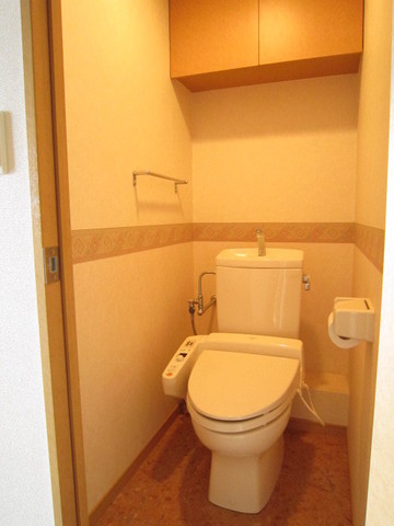 トイレ　温水洗浄便座