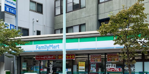 コンビニ　ファミリーマート 小台二丁目店（コンビニ）まで107m