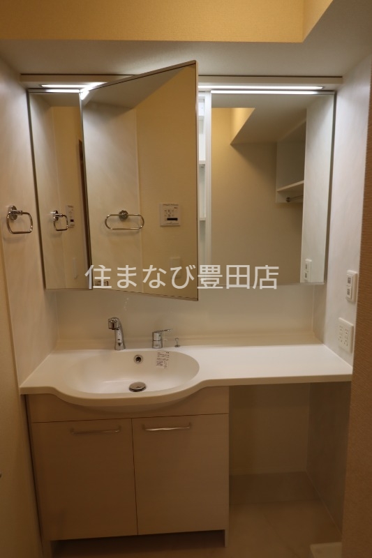 洗面設備　同型別部屋写真