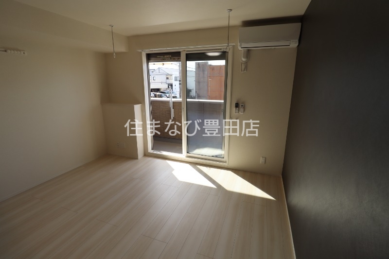 居室・リビング　同型別部屋写真