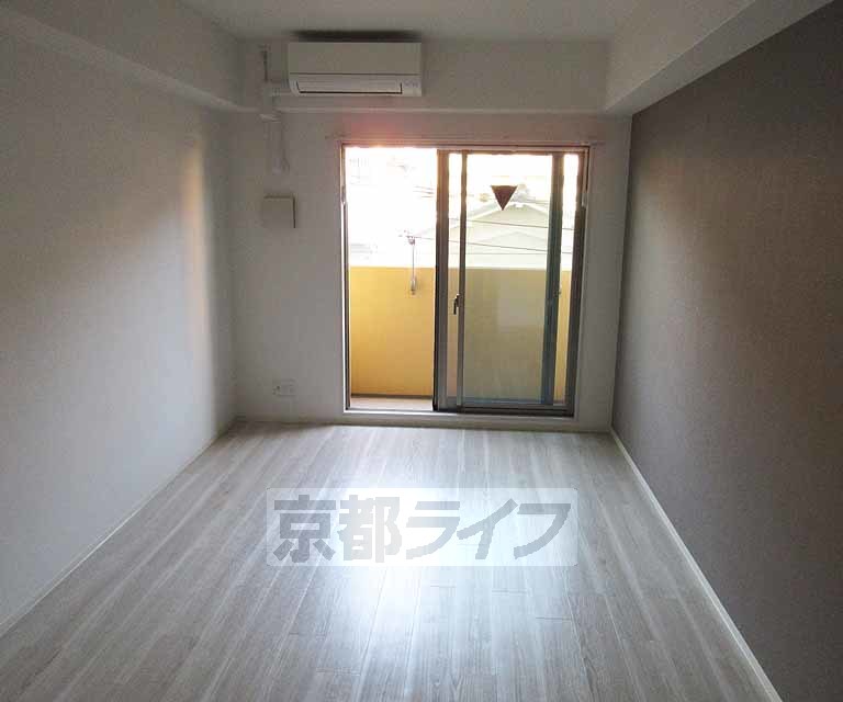 居室・リビング　きれいなお部屋です