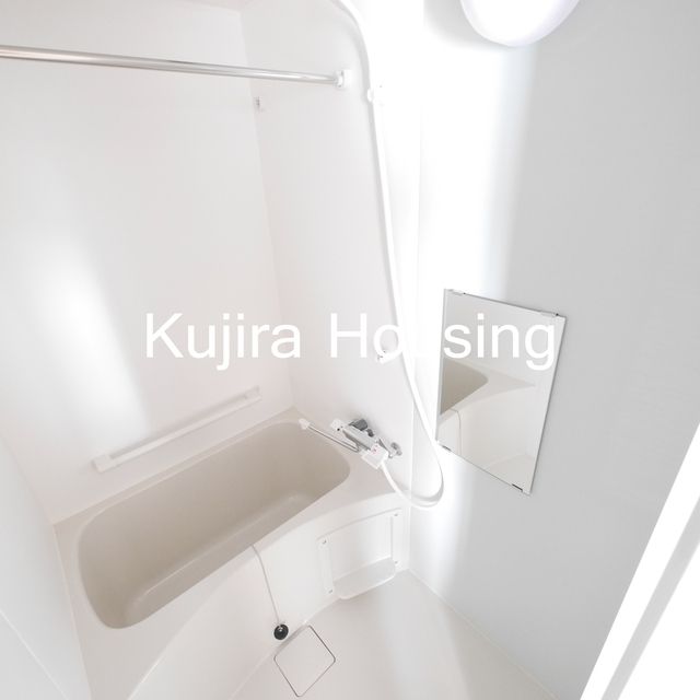 バス・シャワールーム　バス・トイレ別なので湯船にゆっくり浸かれます♪