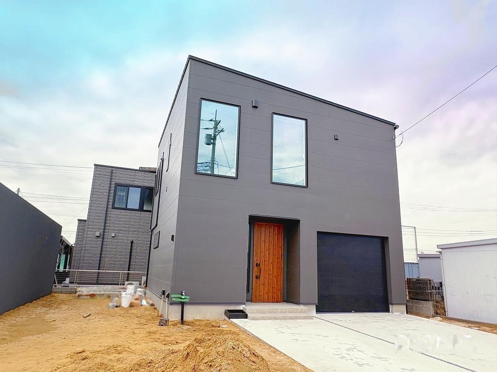 建物外観　外構工事中