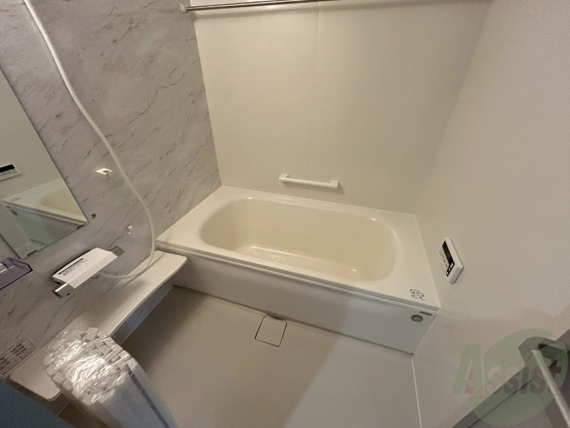 バス・シャワールーム　ユニットバスです。疲れを癒すのに欠かせませんね！