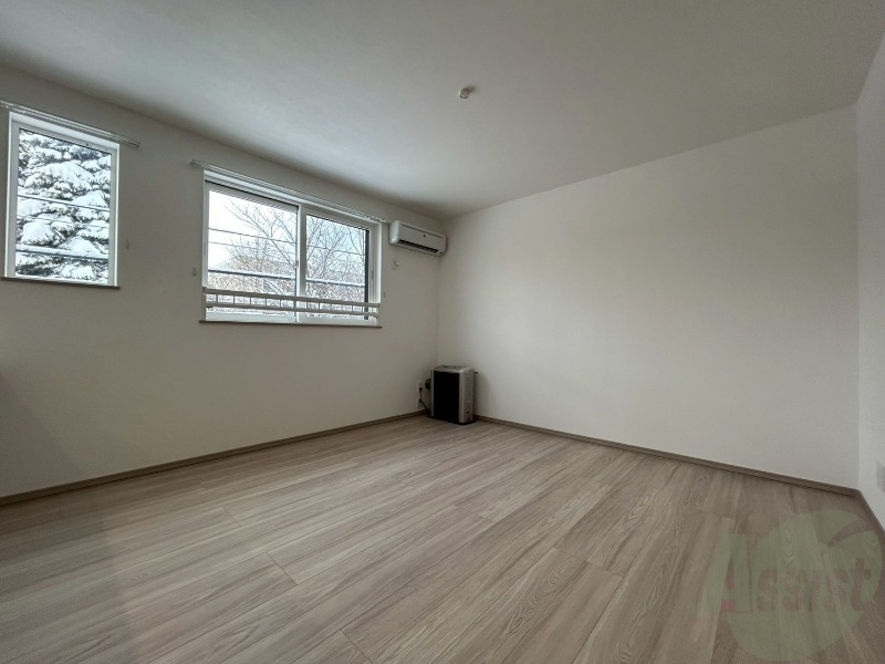 居室・リビング　広くてキレイなお部屋が広がっていて、充実した生活が送れそう。