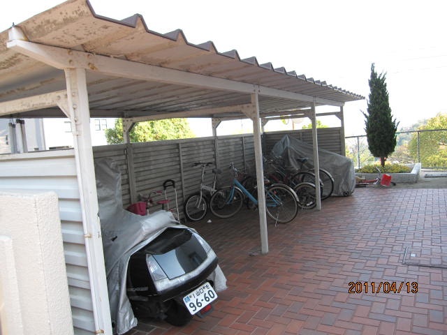 エントランス　駐輪部分