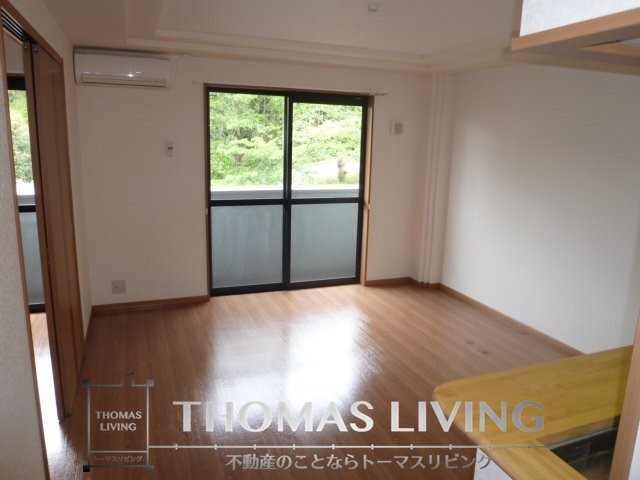 居室・リビング　人気のカウンターキッチンタイプで料理が捗りますね。