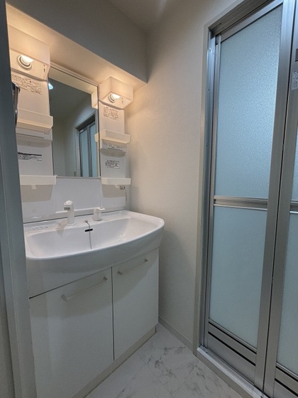 洗面設備　※掲載写真は同マンション別部屋参考写真となります。