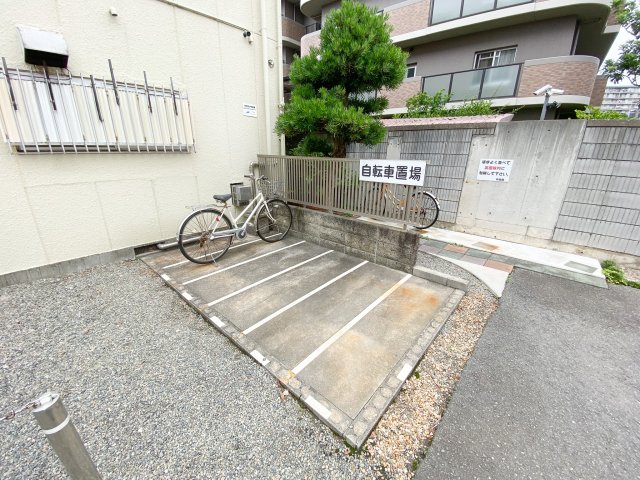 その他共有部分　自転車はこちらに置けます