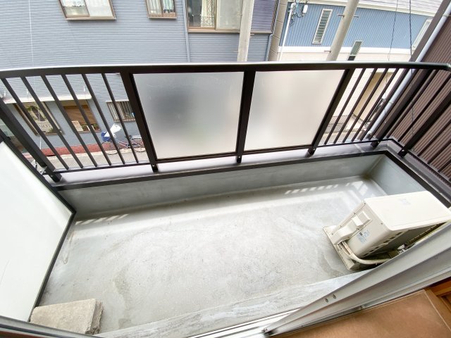 バルコニー　明るいバルコニーです