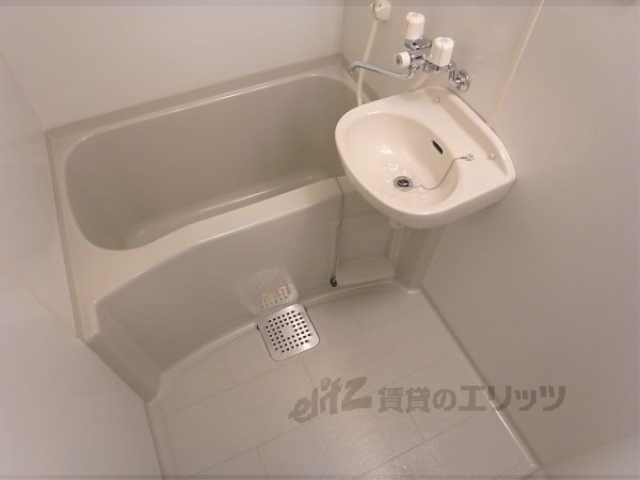 バス・シャワールーム　バス