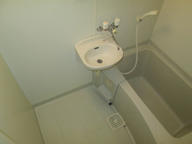 バス・シャワールーム　現況優先