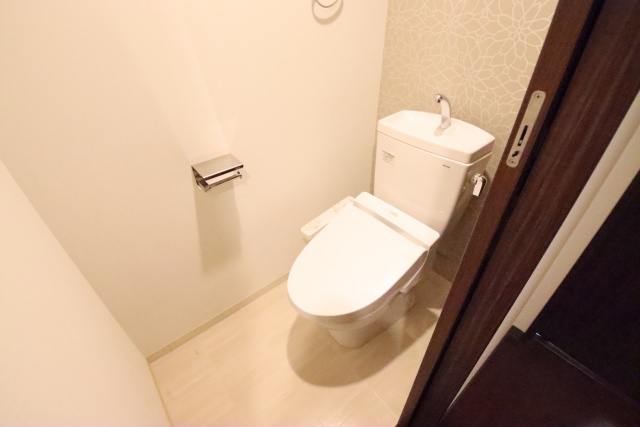 トイレ　※別室の参考写真の為、現況優先です。