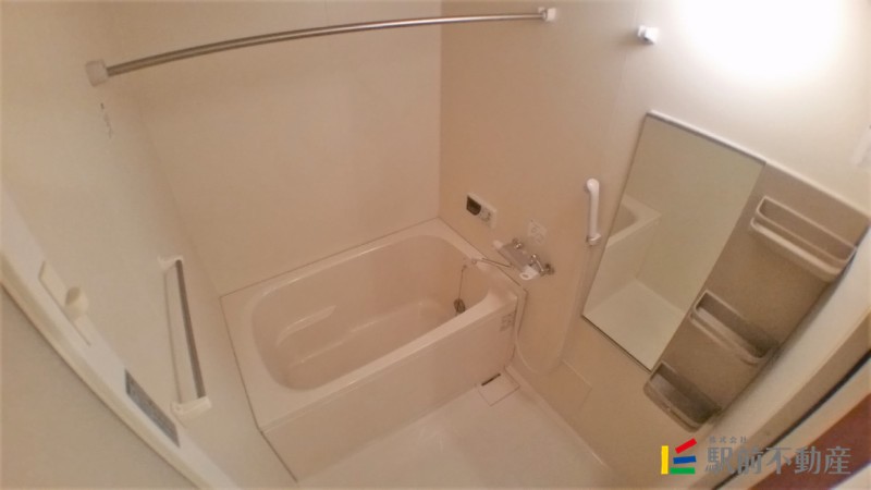 バス・シャワールーム　追い炊き機能あり！！７