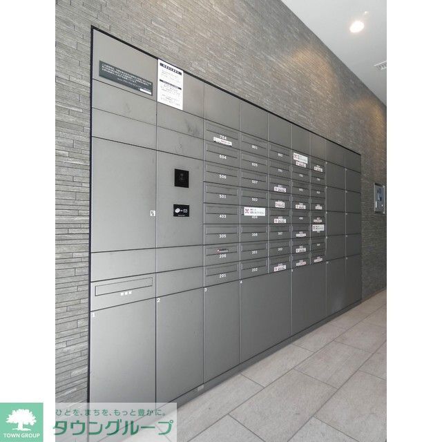 エントランス　宅配ボックス