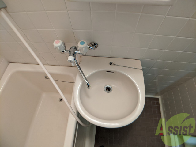 洗面設備　洗面台。身支度にはかかせないですよね～。