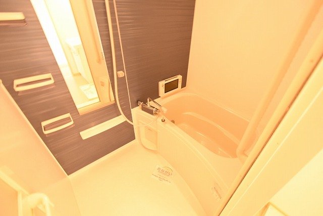 バス・シャワールーム　浴室乾燥機、追い炊き機能付きで便利です！