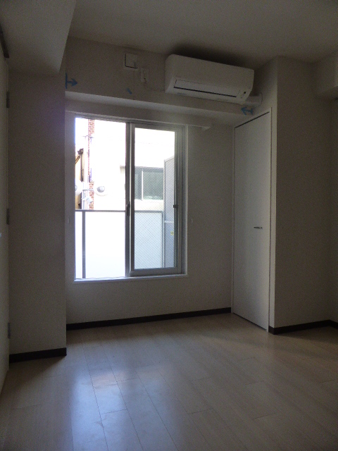 居室・リビング　内観1