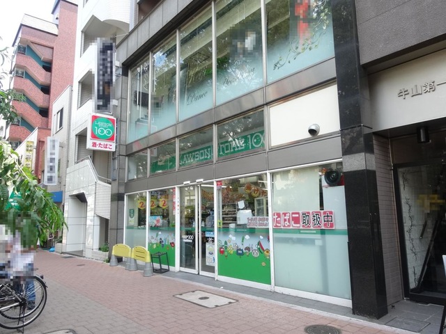 コンビニ　ローソンストア100早稲田鶴巻町店（コンビニ）まで201m