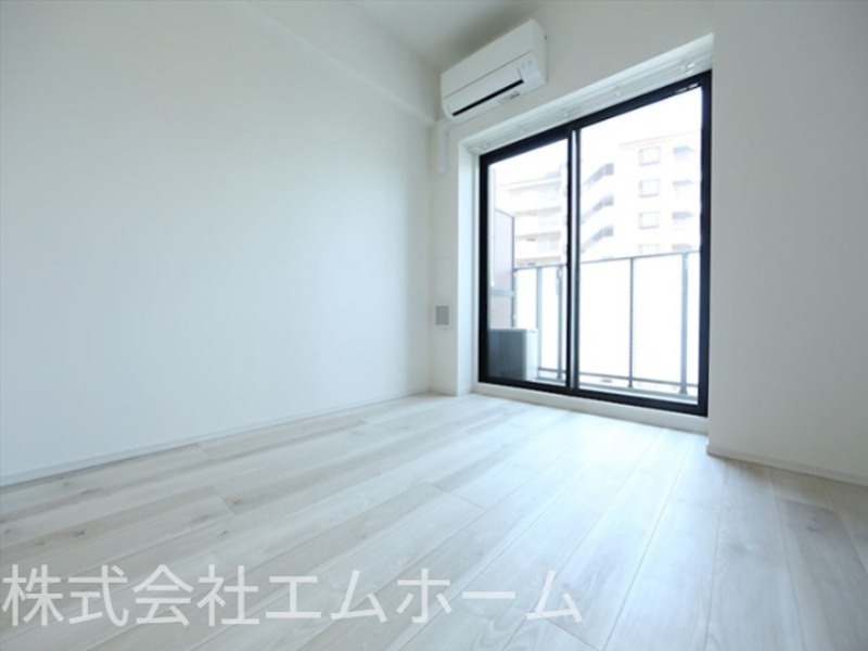 居室・リビング　洋室7帖　エアコン完備　クローゼット付（収納充実してます）