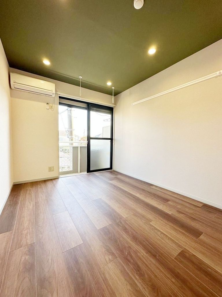 居室・リビング　エントランス