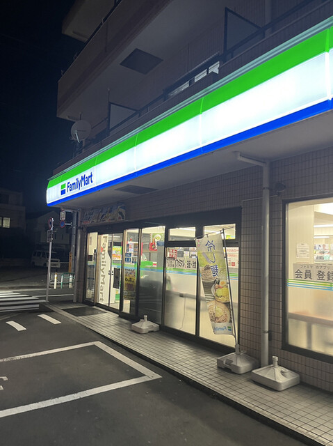 コンビニ　ファミリーマート杉並桃井西店（コンビニ）まで563m