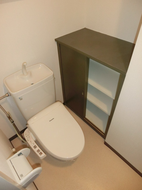 トイレ　収納があるといいですよね。