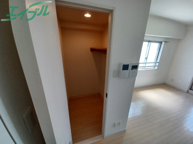 収納　同型参考写真