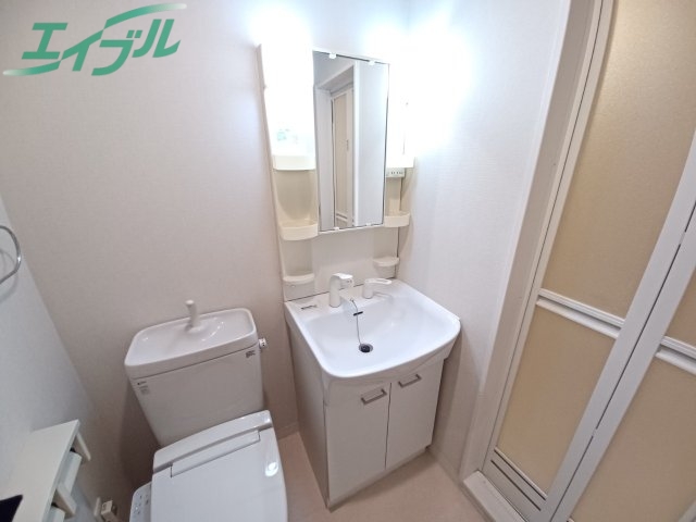 洗面設備　同型参考写真