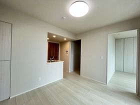 居室・リビング　☆明るい洋室☆