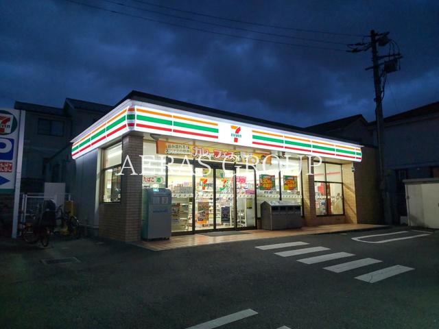 コンビニ　セブン-イレブン 横浜美しが丘西３丁目店（コンビニ）まで721m