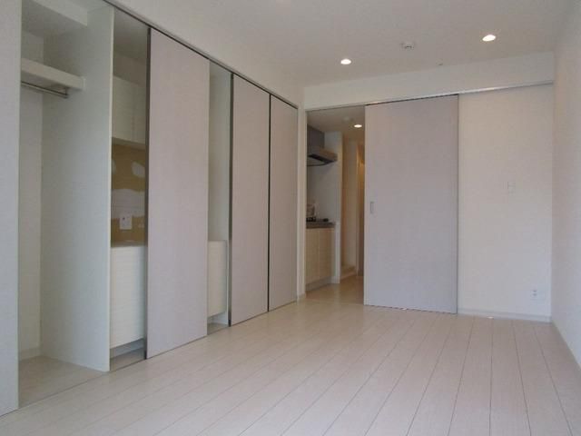 収納　☆おしゃれなダウンライト付き☆