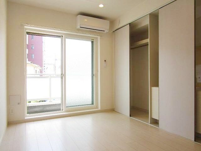 居室・リビング　☆白基調の明るいお部屋☆