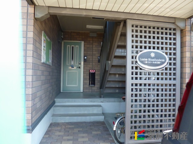 建物外観　エントランス