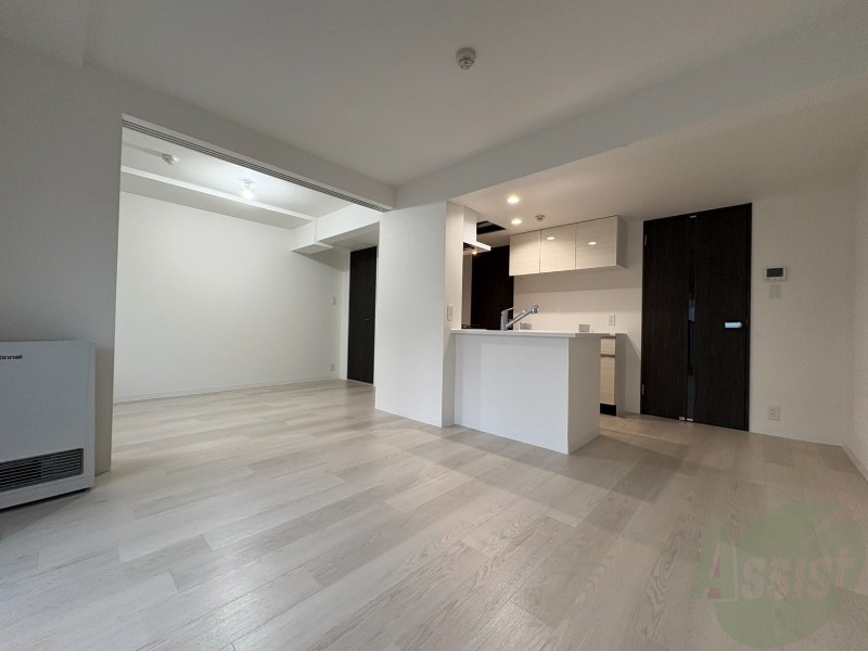 居室・リビング　広くてきれいなリビングです！快適に過ごせそうですね。