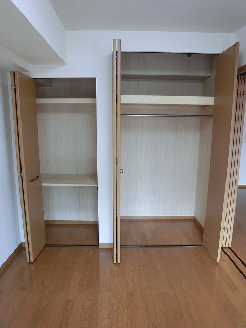収納　別部屋の写真です。現況優先となります。