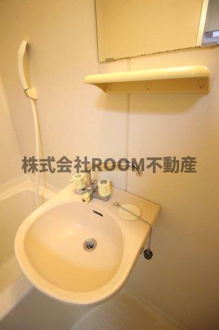 洗面設備　脱衣スペースもあります