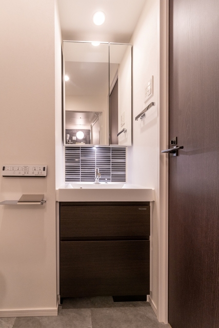 洗面設備　※写真は同タイプ住戸です。