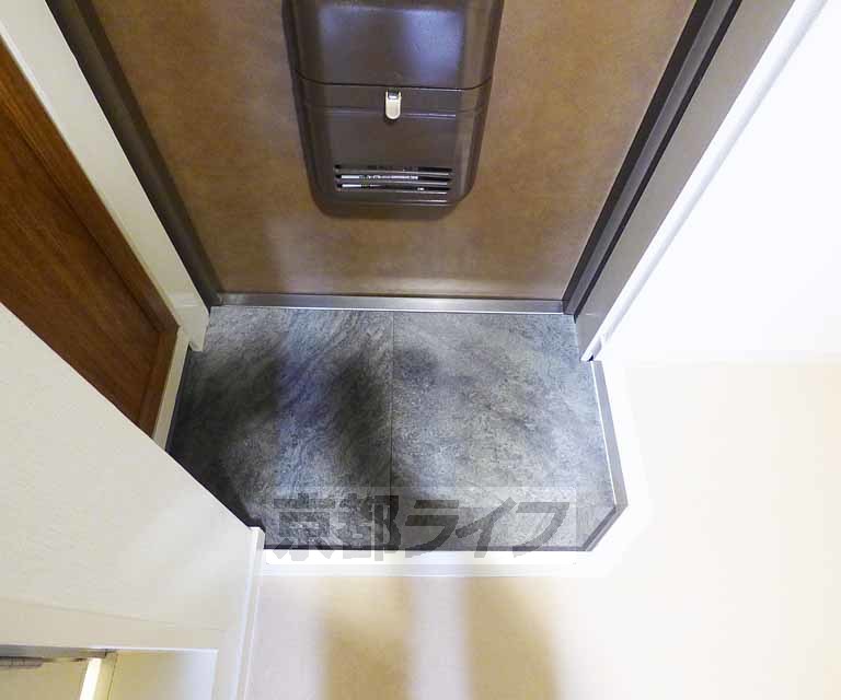 玄関　大きな段差がありません