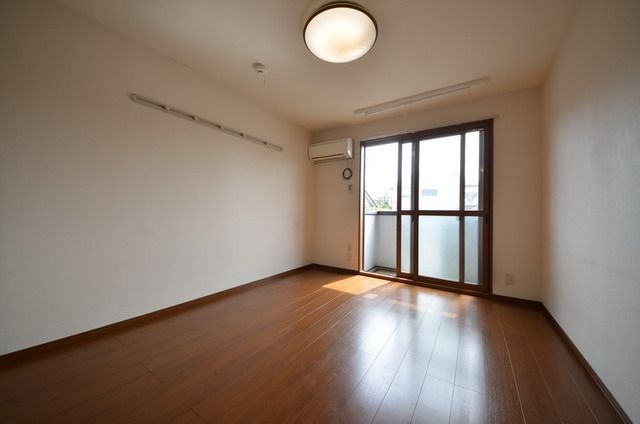 居室・リビング　☆ゆったり洋室☆