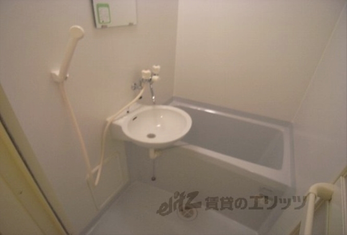 バス・シャワールーム　バス