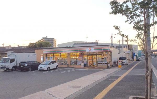 コンビニ　セブンイレブン八尾北久宝寺1丁目店（コンビニ）まで720m