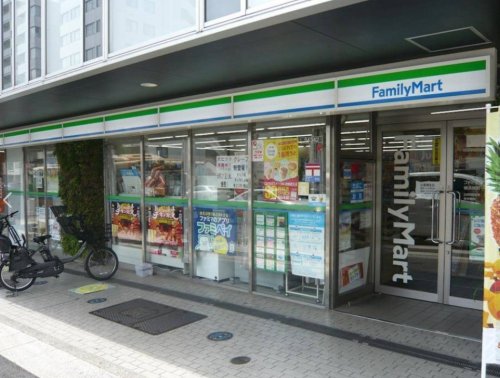 コンビニ　ファミリーマート 横浜岡野一丁目店（コンビニ）まで126m