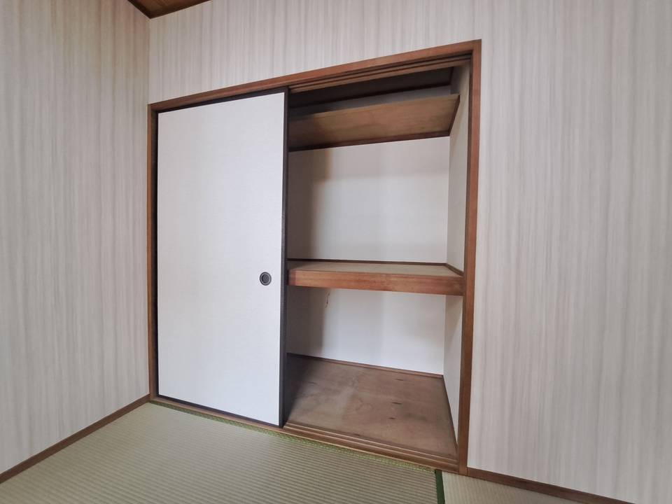 収納　押入れ
