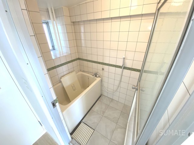 その他部屋・スペース　2面採光で風も通る洋室。