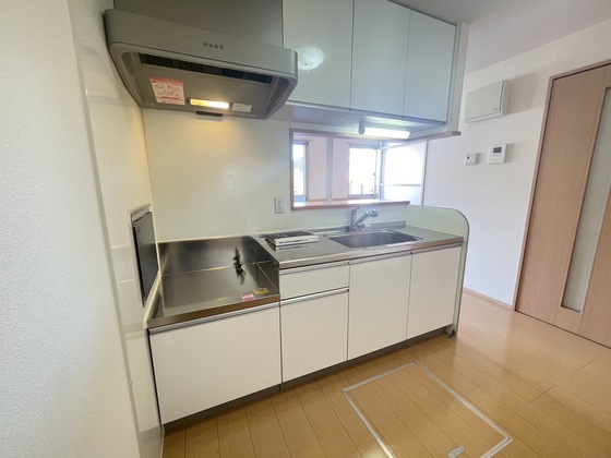 キッチン　※別部屋の写真です