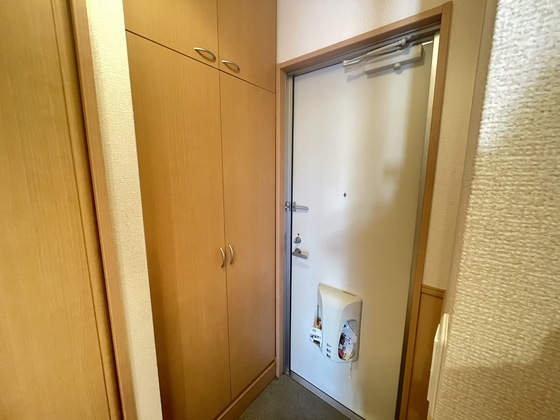 玄関　※別部屋の写真です